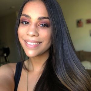 Meet your Posher, Desiree